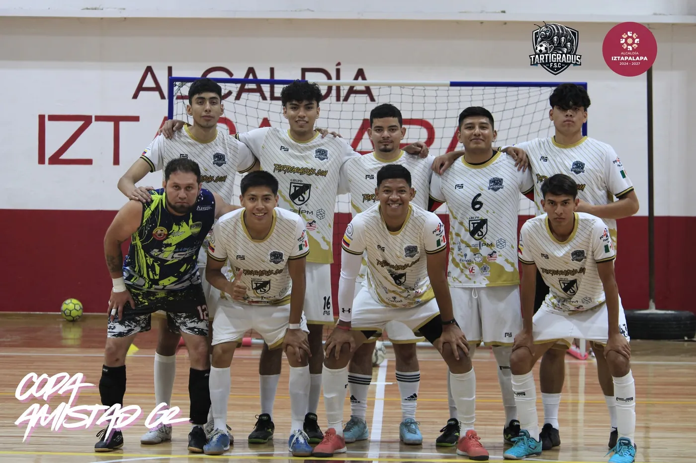 Plantel en la Copa de la Amistad del Gimnasio G2